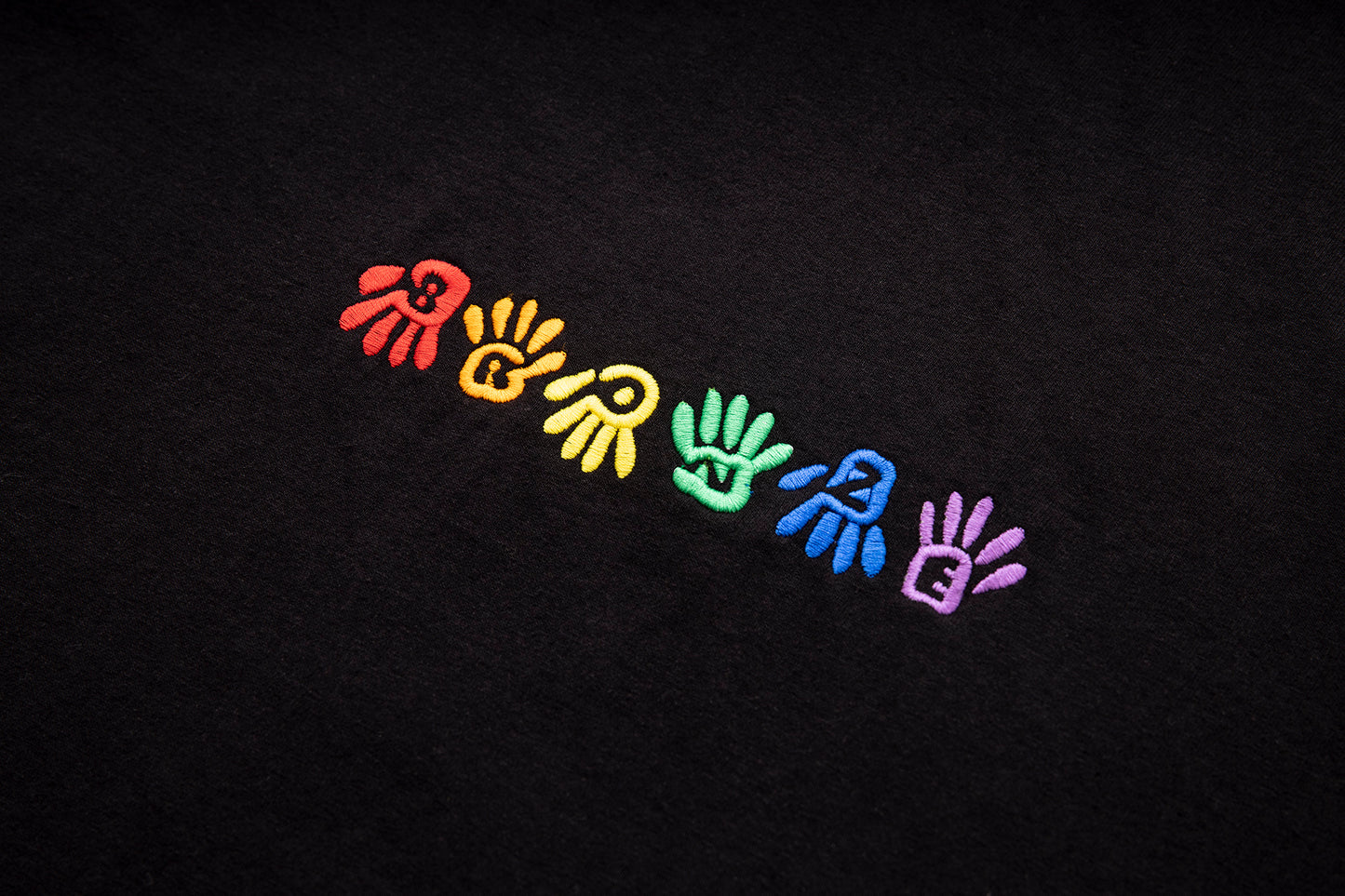 HANDS TEE BLACK